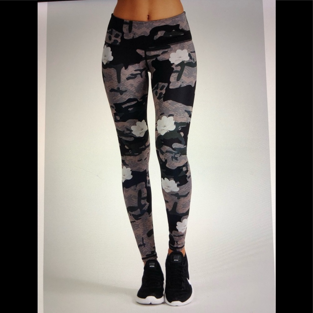 Noli Yoga Warrior Leggings Camo & Floral Sz XS